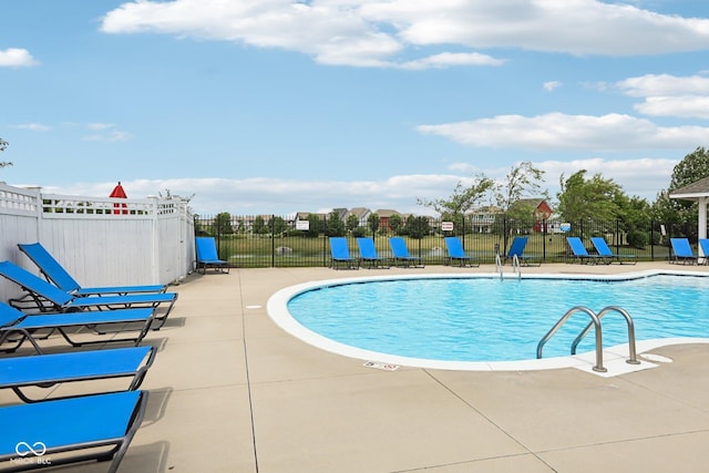 2105 Granville Dr, Westfield, IN 46074 - community pool with a patio area