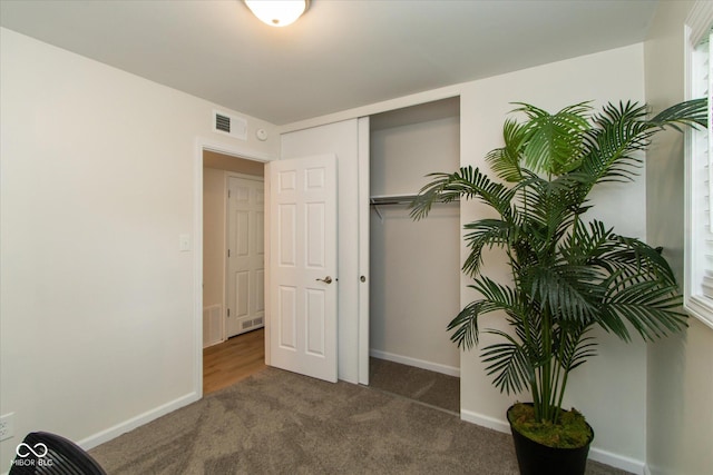 717 Berkeley Dr, Shelbyville, IN 46176 - bedroom with carpet floors and baseboards