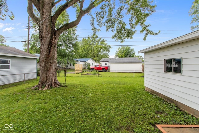 717 Berkeley Dr, Shelbyville, IN 46176 - view of yard