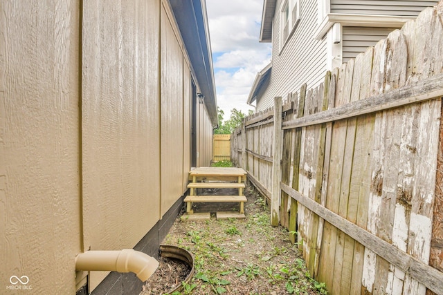 1555 N Dearborn St, Indianapolis, IN 46201 - view of yard