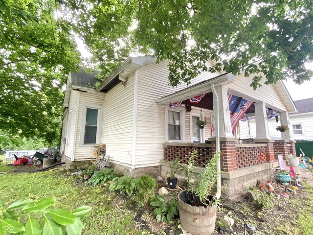 403 N College Ave, Greencastle, IN 46135 - view of side of property featuring a porch