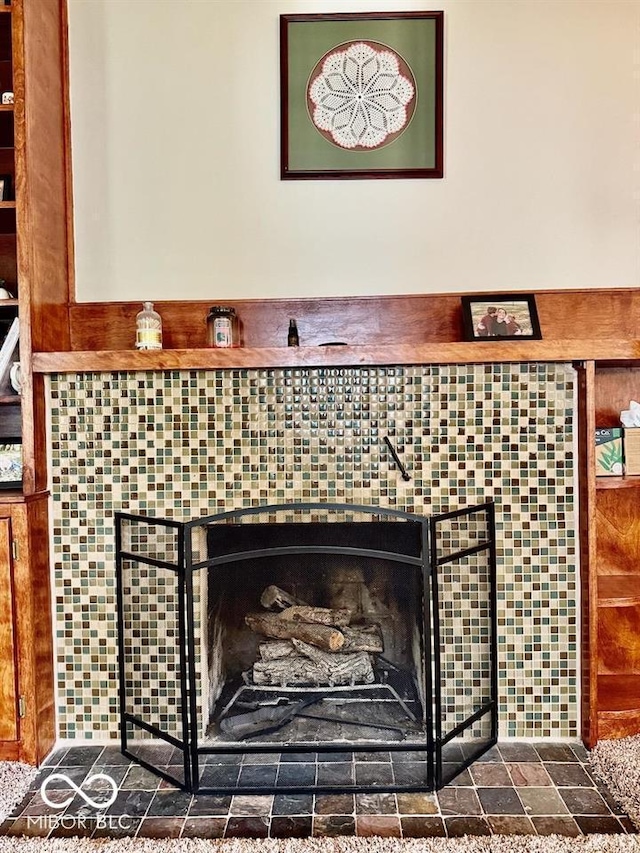 313 S Brittain Ave, Muncie, IN 47303 - detailed view of a fireplace