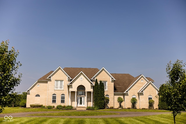 7493 W Lane Rd, Mccordsville, IN 46055 - traditional-style home with a front yard