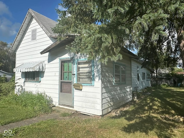 815 N 12th St, Elwood, IN 46036 - photo 1