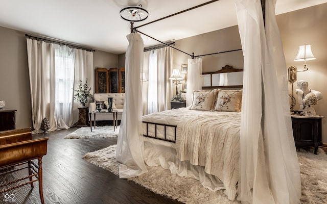 7743 Camelback Dr, Indianapolis, IN 46250 - bedroom featuring wood finished floors