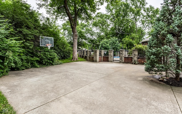 7743 Camelback Dr, Indianapolis, IN 46250 - view of patio