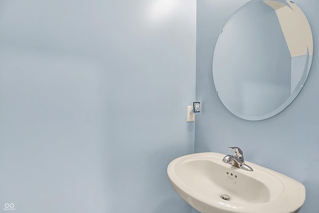 1571 N Creekwater Pass, Greenfield, IN 46140 - bathroom with a sink