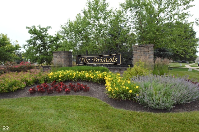 12389 Titans Dr, Fishers, IN 46037 - community / neighborhood sign with a yard