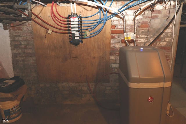 611 E Wabash Ave, Crawfordsville, IN 47933 - view of utility room