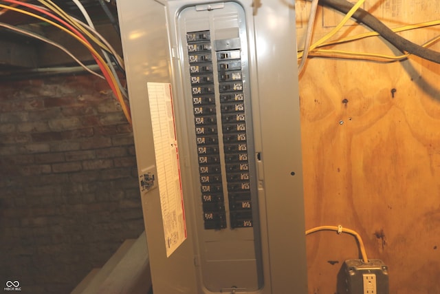 611 E Wabash Ave, Crawfordsville, IN 47933 - utilities featuring electric panel
