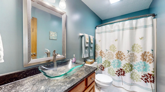 8818 Mathews Rd, Indianapolis, IN 46259 - bathroom featuring vanity, a shower with curtain, and a textured ceiling