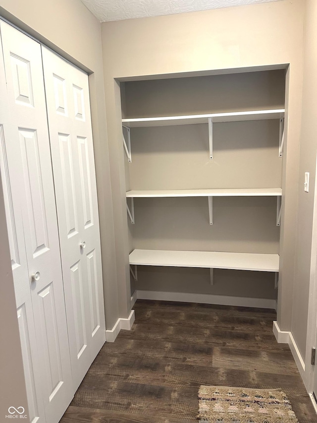 712 W Main St, Thorntown, IN 46071 - view of closet