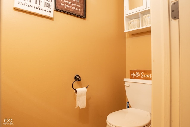 6585 Dunsdin Dr, Plainfield, IN 46168 - bathroom featuring toilet