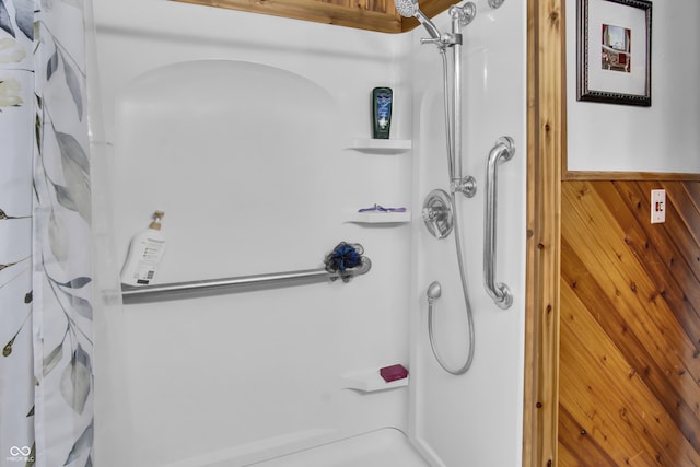 241 Wehmeier St, Columbus, IN 47201 - full bathroom with a shower with curtain
