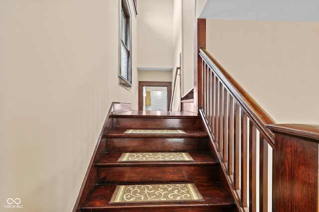 113 N Munsie St, Indianapolis, IN 46229 - view of stairs