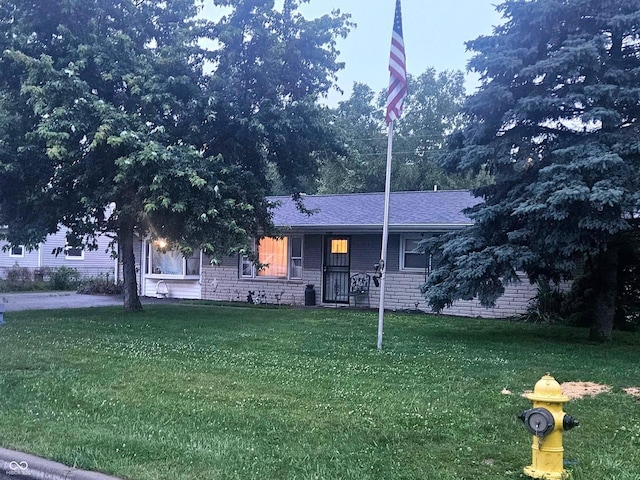 9470 N Old Port Royal, Martinsville, IN 46151 - view of front of home featuring a front lawn