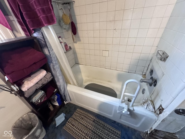 1768 N Lynhurst Dr, Speedway, IN 46224 - full bathroom featuring shower / bath combo