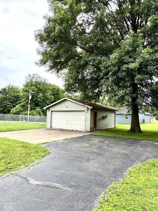 526 Jefferson Vly, Coatesville, IN 46121 - view of front facade with an outbuilding