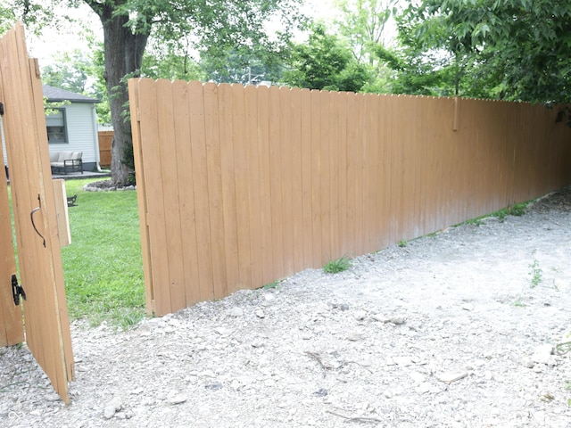 4445 Kingsley Dr, Indianapolis, IN 46205 - view of yard