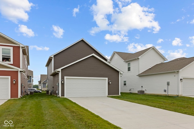 2733 Lamar Dr, Whitestown, IN 46075 - view of front facade featuring a front lawn and concrete driveway