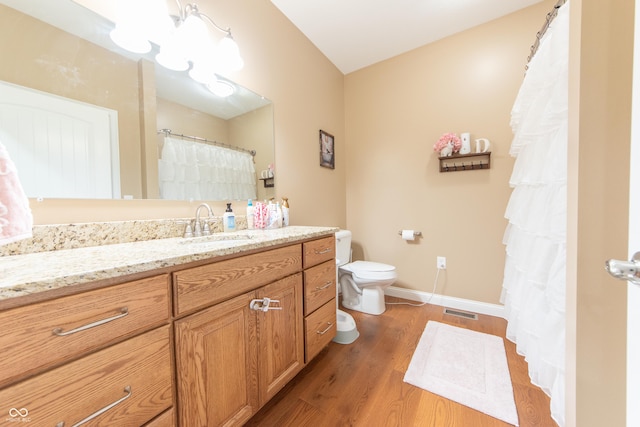 8090 N State Highway 7, Elizabethtown, IN 47232 - full bath with wood finished floors and vanity
