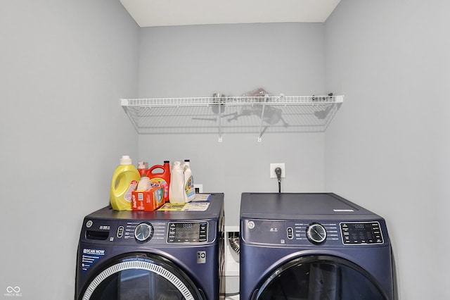 5812 Flat Hill Dr, Indianapolis, IN 46239 - washroom featuring independent washer and dryer