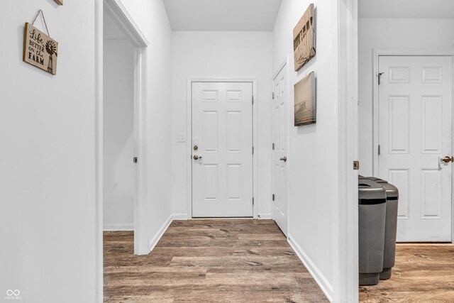 1181 S Aberdeen Dr, Franklin, IN 46131 - corridor featuring wood finished floors and baseboards