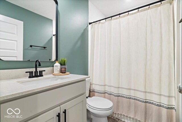 8547 Winton Pl, Pendleton, IN 46064 - full bath featuring vanity and a shower with curtain