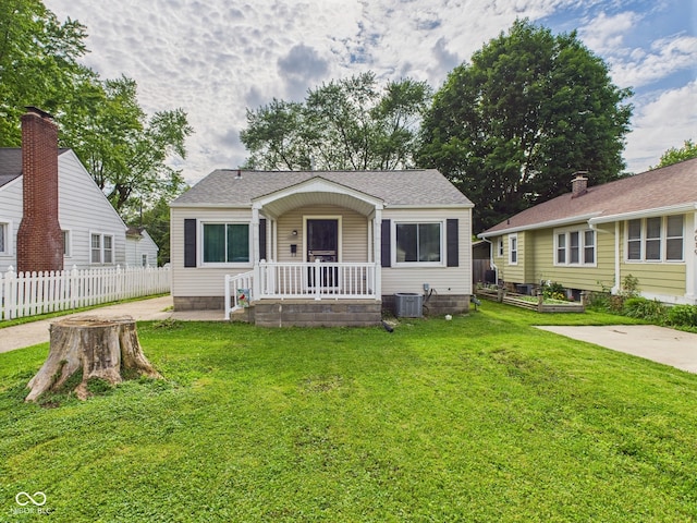 4025 Main St, Anderson, IN 46013 - bungalow with covered porch and a shingled roof