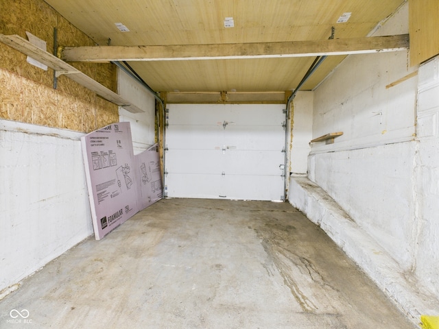 4025 Main St, Anderson, IN 46013 - view of garage