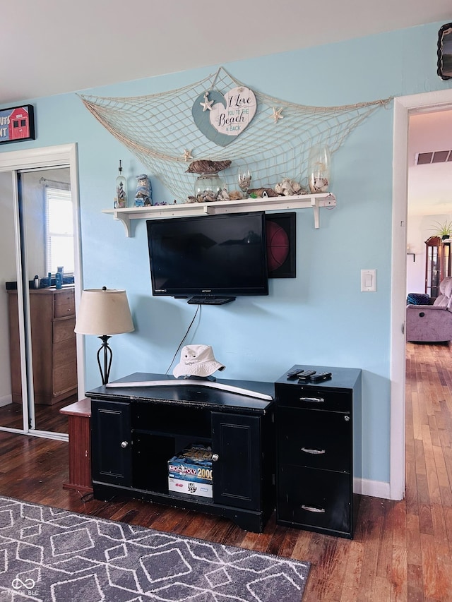 1207 E Main St, Centerville, IN 47330 - detailed view of wood finished floors and baseboards
