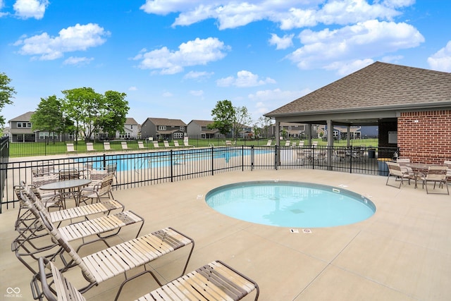 4250 Blackford Rd, Bargersville, IN 46106 - community pool with a patio