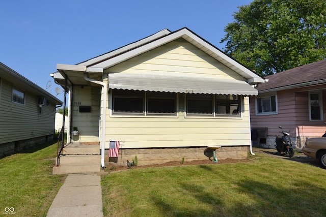2616 Jackson St, Anderson, IN 46016 - view of front of house with a front lawn