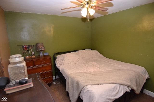 2616 Jackson St, Anderson, IN 46016 - bedroom with carpet flooring and ceiling fan