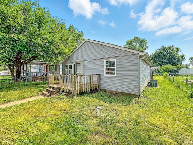 3251 Mars Hill St, Indianapolis, IN 46221 - back of property with a deck