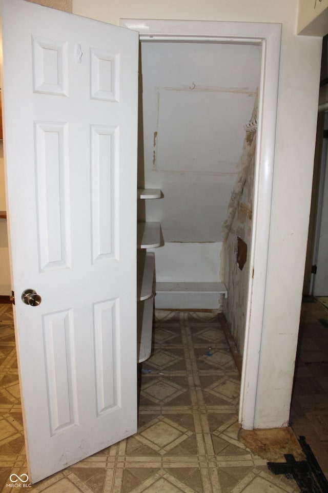 515 Hawthorne Ave, Anderson, IN 46011 - view of bathroom