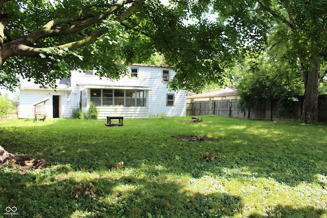515 Hawthorne Ave, Anderson, IN 46011 - view of yard