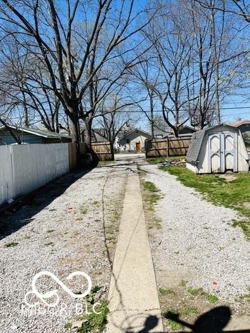 1358 Hiatt St, Indianapolis, IN 46221 - photo 6