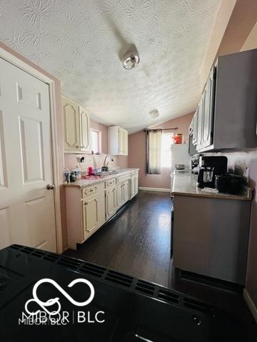 1358 Hiatt St, Indianapolis, IN 46221 - photo 8