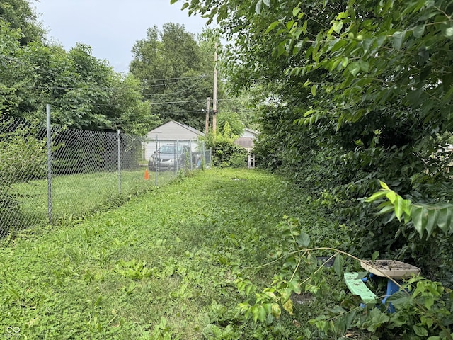 367 S Butler Ave, Indianapolis, IN 46219 - view of yard