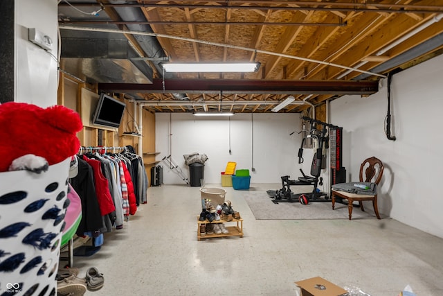 4443 Mallard Pt, Columbus, IN 47201 - unfinished below grade area with concrete block wall