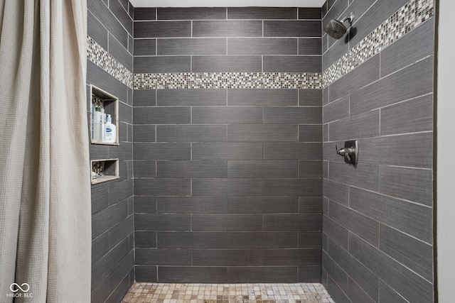 7629 Candlewood Ln, Indianapolis, IN 46250 - full bath with tiled shower