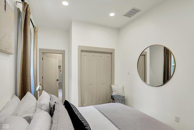 1046 N Hamilton Ave, Indianapolis, IN 46201 - bedroom with recessed lighting and a closet