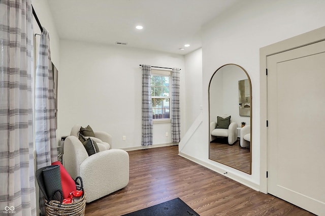 1046 N Hamilton Ave, Indianapolis, IN 46201 - living area with wood finished floors and recessed lighting
