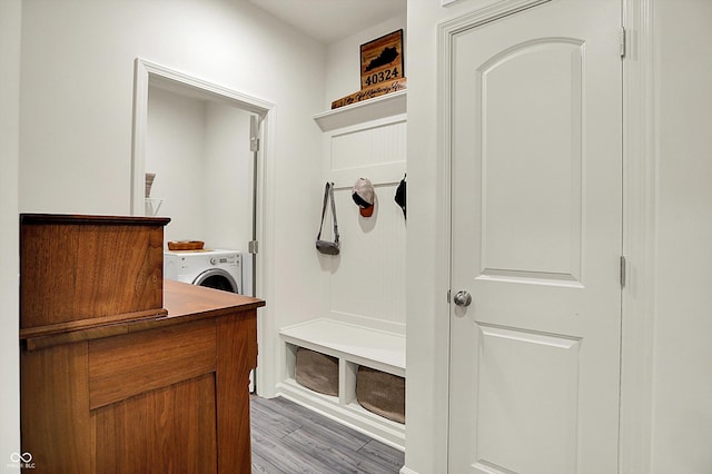 5306 Lavender Dr, Plainfield, IN 46168 - mudroom with wood finished floors