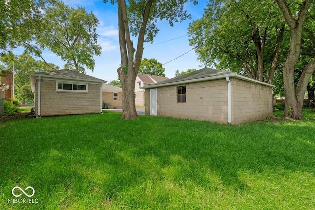 508 W 38th St, Indianapolis, IN 46208 - view of green lawn featuring an outdoor structure