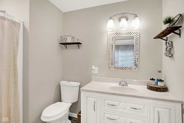 4132 Tincher Rd, Indianapolis, IN 46221 - full bathroom featuring vanity and curtained shower