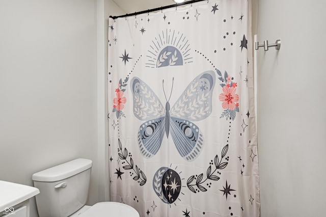 6332 Card Blvd, Indianapolis, IN 46221 - bathroom featuring toilet and a shower with curtain