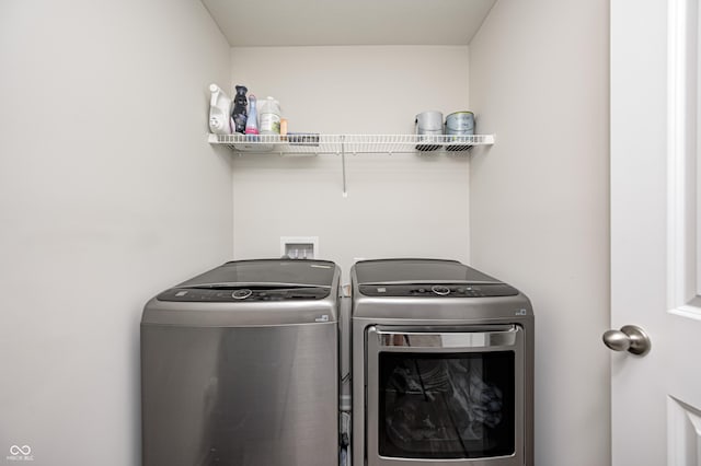 6332 Card Blvd, Indianapolis, IN 46221 - washroom featuring independent washer and dryer