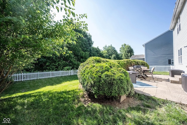 13829 Black Canyon Ct, Fishers, IN 46038 - fenced backyard with a patio
